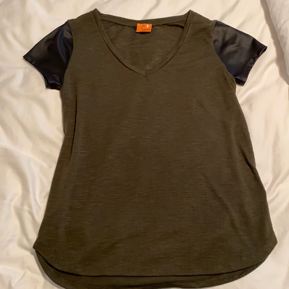 XS Guess tee. Dark green with faux leather sleeves